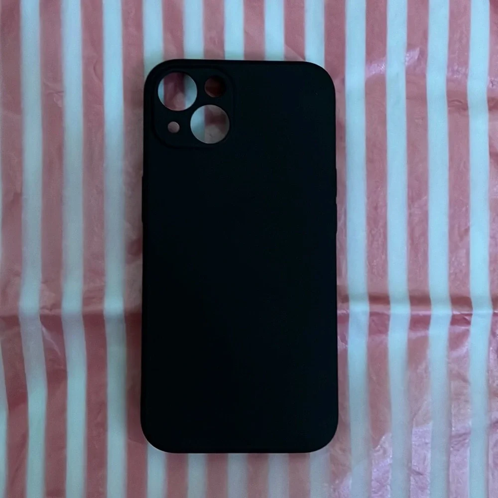 Black I phone 13 case